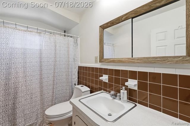 8825 Nebraska Street, Livonia, MI 48150