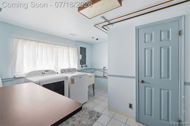 8825 Nebraska Street, Livonia, MI 48150