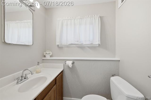 8825 Nebraska Street, Livonia, MI 48150