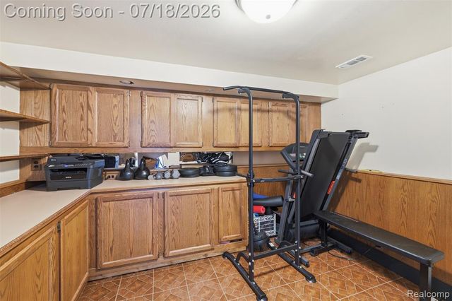 8825 Nebraska Street, Livonia, MI 48150