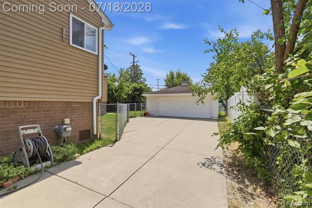 8825 Nebraska Street, Livonia, MI 48150