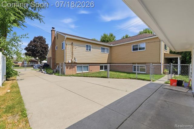 8825 Nebraska Street, Livonia, MI 48150