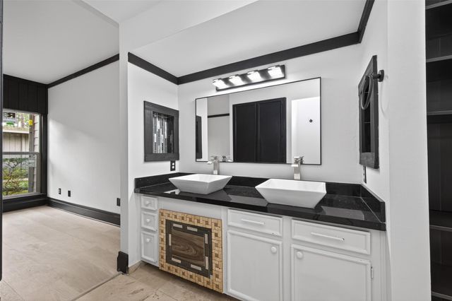 2129 Lake Village Drive, Houston, TX 77339