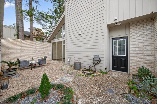 2129 Lake Village Drive, Houston, TX 77339