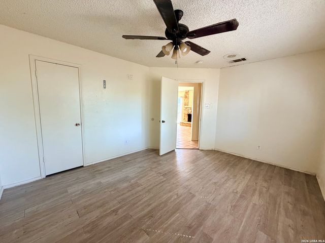 7251 Brandyridge, San Antonio, TX 78250