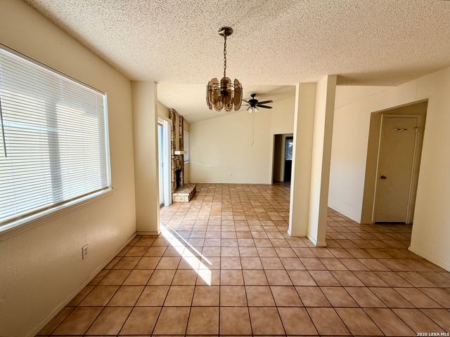 7251 Brandyridge, San Antonio, TX 78250
