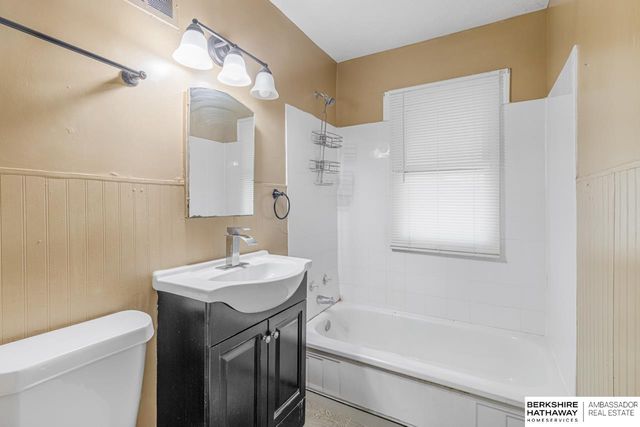 3708 N 36th Avenue, Omaha, NE 68111