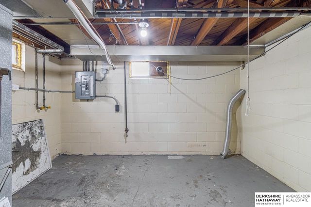 3708 N 36th Avenue, Omaha, NE 68111