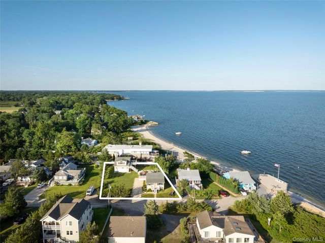 18 Beach, Laurel, NY 11948