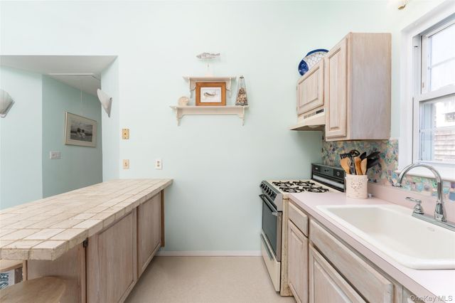 18 Beach, Laurel, NY 11948