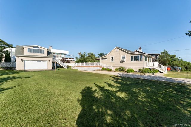 18 Beach, Laurel, NY 11948