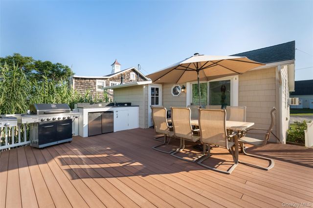 18 Beach, Laurel, NY 11948