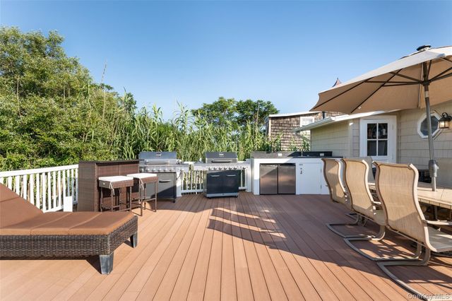 18 Beach, Laurel, NY 11948