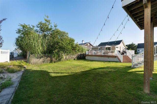 18 Beach, Laurel, NY 11948