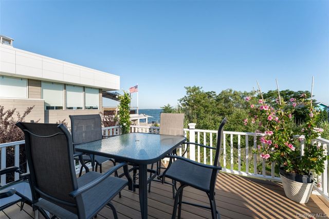18 Beach, Laurel, NY 11948