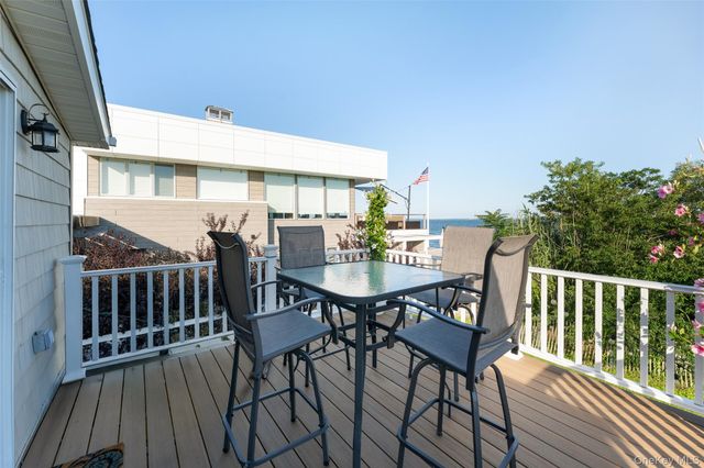 18 Beach, Laurel, NY 11948
