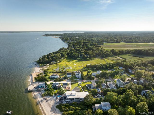 18 Beach, Laurel, NY 11948