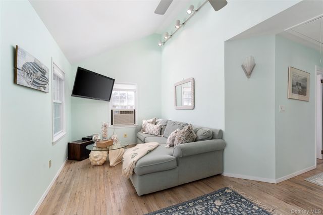 18 Beach, Laurel, NY 11948