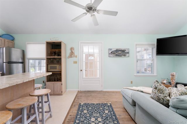 18 Beach, Laurel, NY 11948