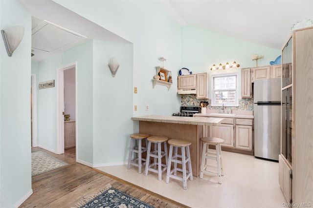 18 Beach, Laurel, NY 11948