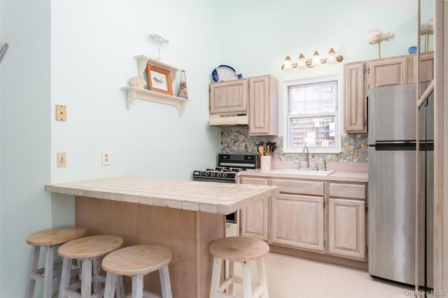 18 Beach, Laurel, NY 11948