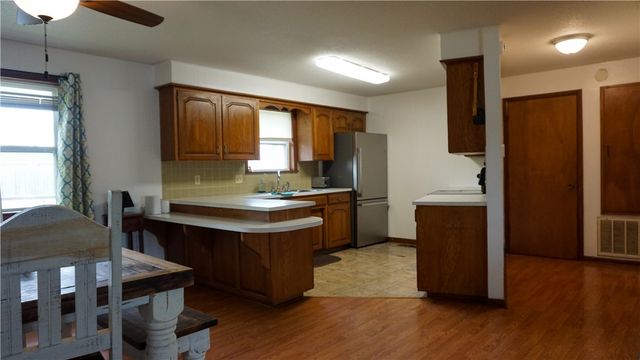 1909 S 11th Street, Rogers, AR 72758