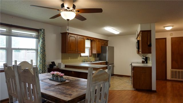1909 S 11th Street, Rogers, AR 72758