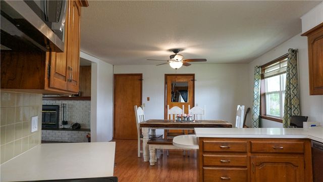 1909 S 11th Street, Rogers, AR 72758