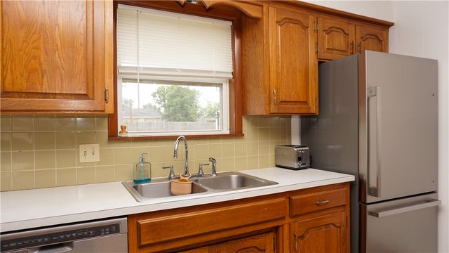 1909 S 11th Street, Rogers, AR 72758