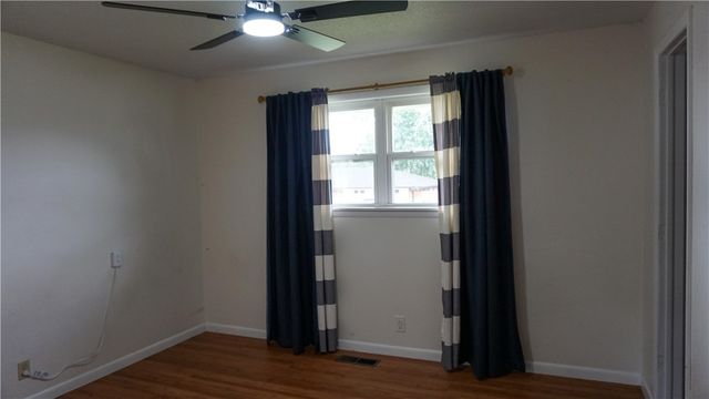 1909 S 11th Street, Rogers, AR 72758