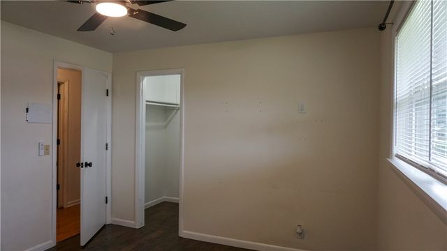 1909 S 11th Street, Rogers, AR 72758