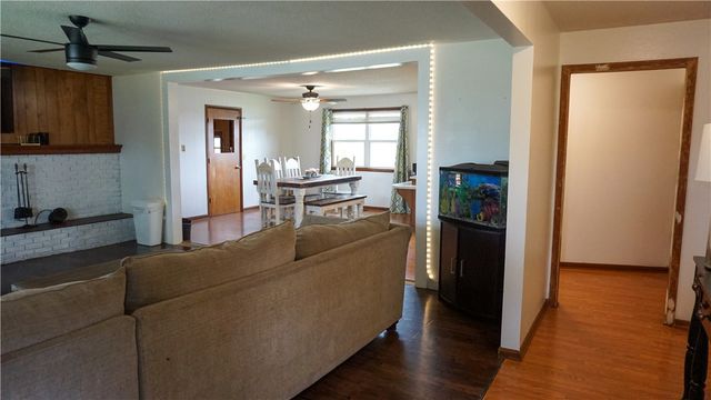 1909 S 11th Street, Rogers, AR 72758