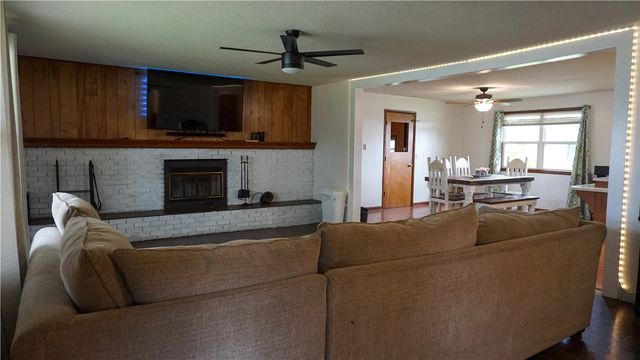 1909 S 11th Street, Rogers, AR 72758
