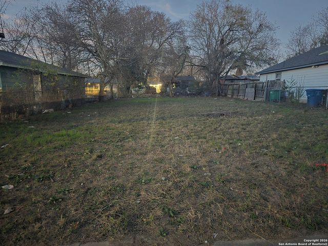587 MORNINGVIEW DR, San Antonio, TX 78220