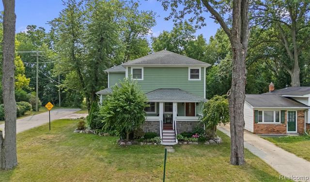 2159 Avondale Street, Sylvan Lake, MI 48320