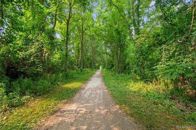 2159 Avondale Street, Sylvan Lake, MI 48320