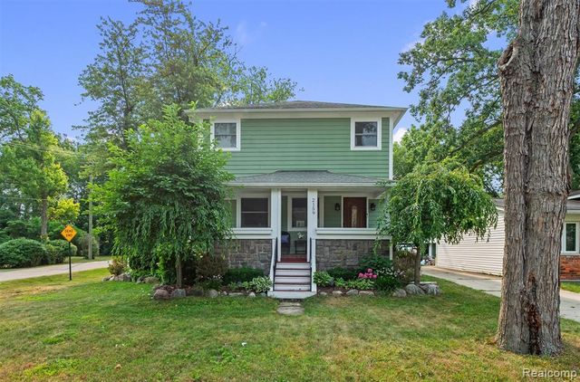 2159 Avondale Street, Sylvan Lake, MI 48320