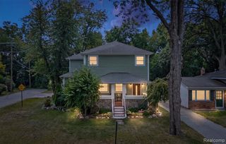 2159 Avondale Street, Sylvan Lake, MI 48320
