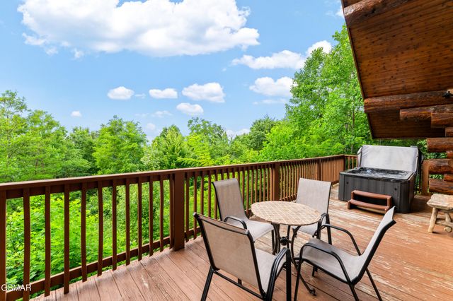 617 Almost Heaven Way, Gatlinburg, TN 37738