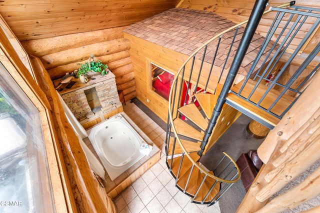 617 Almost Heaven Way, Gatlinburg, TN 37738