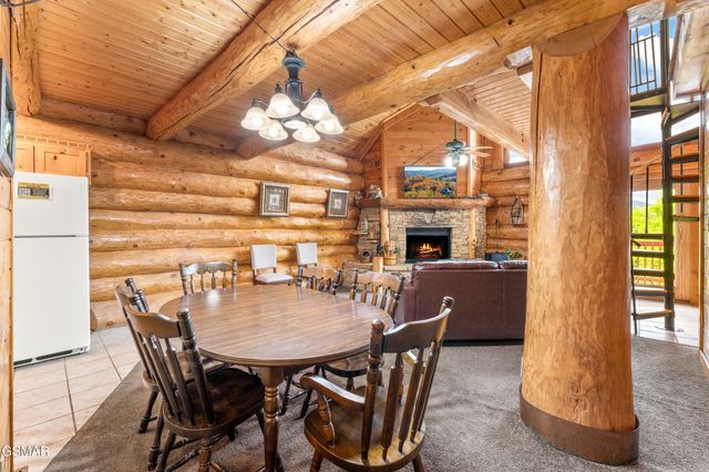 617 Almost Heaven Way, Gatlinburg, TN 37738