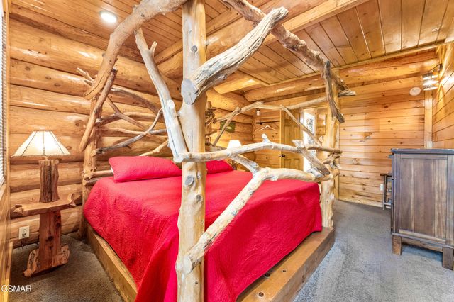 617 Almost Heaven Way, Gatlinburg, TN 37738