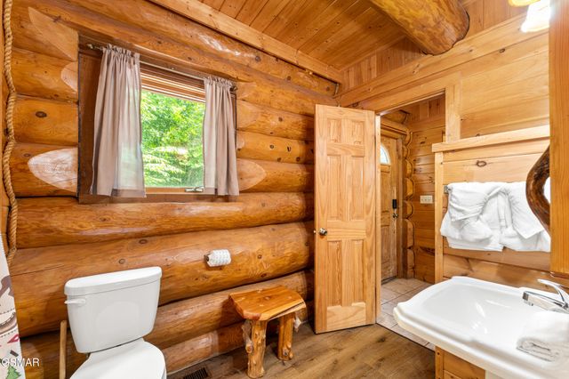 617 Almost Heaven Way, Gatlinburg, TN 37738