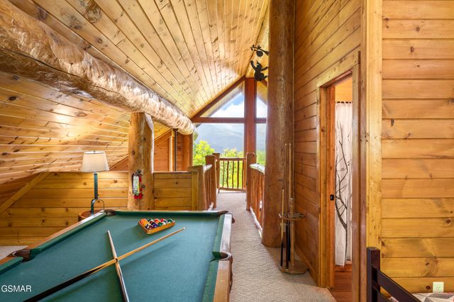 617 Almost Heaven Way, Gatlinburg, TN 37738