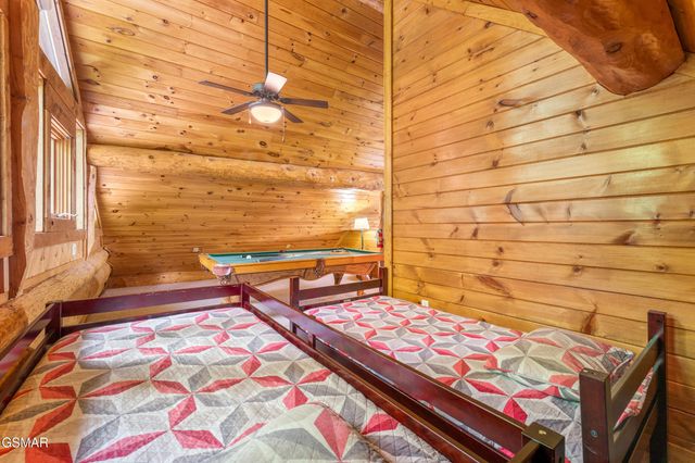 617 Almost Heaven Way, Gatlinburg, TN 37738