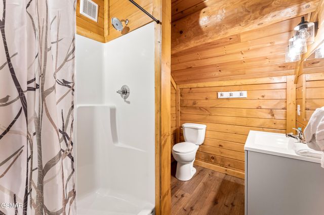 617 Almost Heaven Way, Gatlinburg, TN 37738