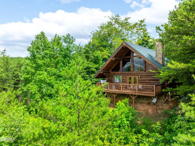 617 Almost Heaven Way, Gatlinburg, TN 37738