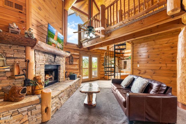 617 Almost Heaven Way, Gatlinburg, TN 37738