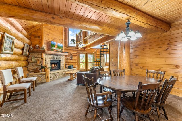 617 Almost Heaven Way, Gatlinburg, TN 37738