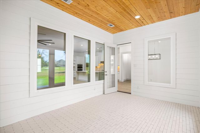 2188 Middlewood Circle, Granbury, TX 76049